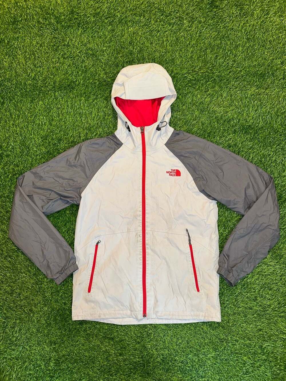 The North Face HyVent Grey and Red Shell Rain Jacket Mens Small